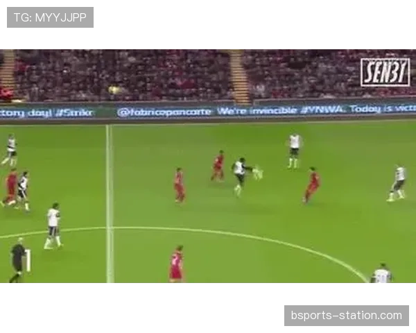 本泽马 vs 莱万：谁的精湛射术更胜一筹？技术细节深度解析