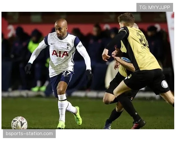 努涅斯 vs 凯恩：不同中锋模板的战术价值与体系适配差异