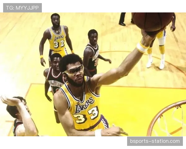 奥斯卡·罗伯特森助攻优势明显 拉开同位置传奇组织差距