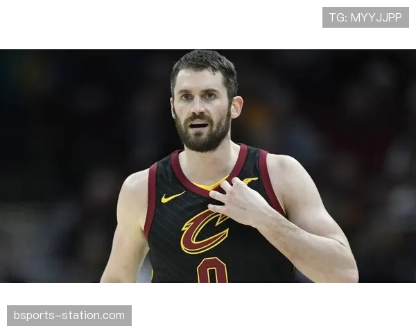 布泽尔利用低位单打提升得分稳定性，明显优于季后赛同位置内线