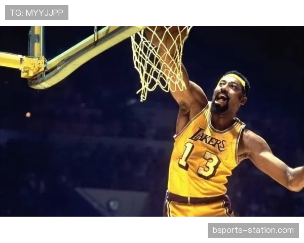 张伯伦篮下统治力对比贾巴尔提升球队内线威胁