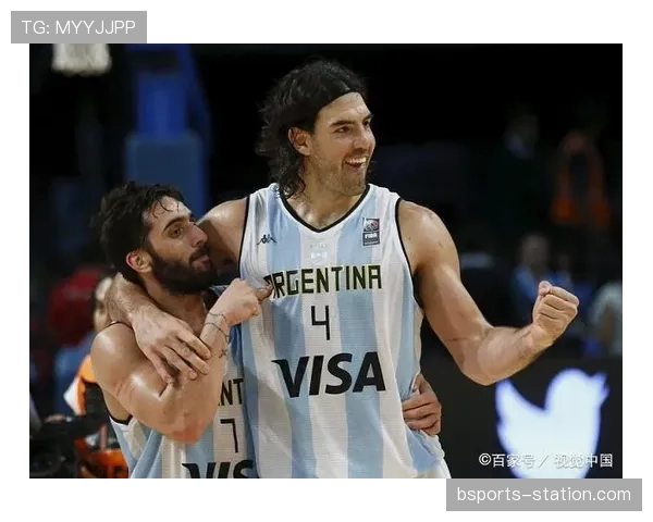 斯科拉无球策应改变进攻结构，老将经验主导关键回合