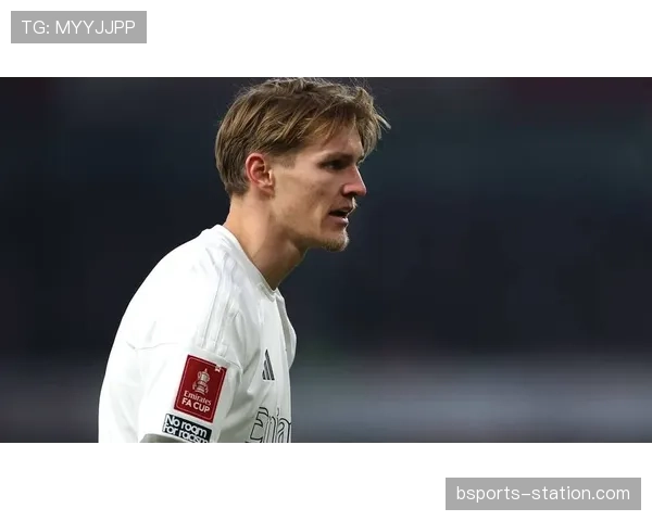 厄德高回撤组织成效显著：直塞破防能力较上赛季明显提升