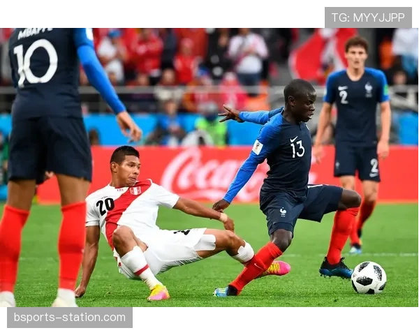 卡塞米罗与坎特中场拦截频率差异的体系成因与战术驱动逻辑